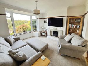 Lounge- click for photo gallery
